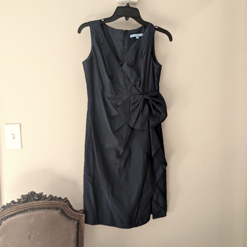 Antonio Melani Cocktail Dress Semiformal Navy Blue Tafetta with Bow Size 2 Vneck